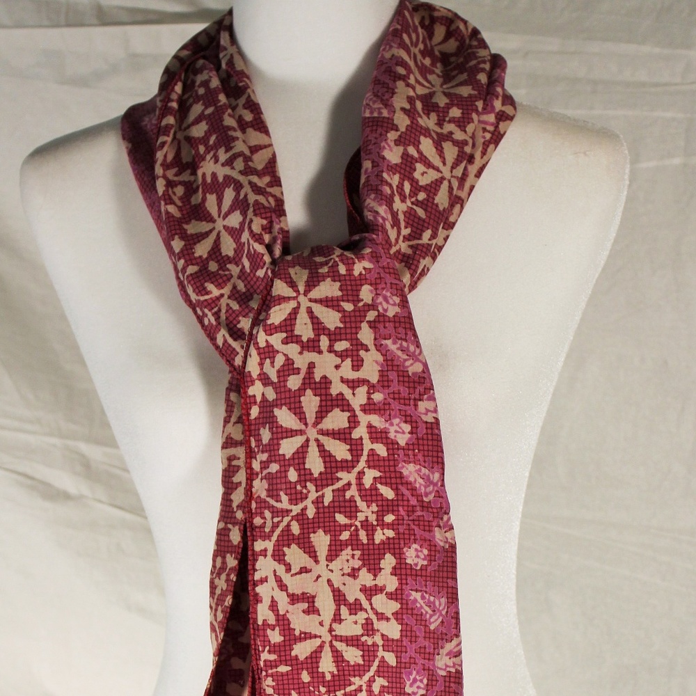 Purple red scarf